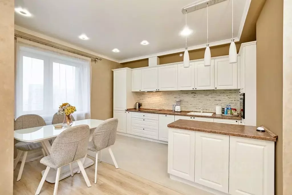 2-к кв. Пермский край, Пермь ул. Революции, 48А (60.0 м) - Фото 1