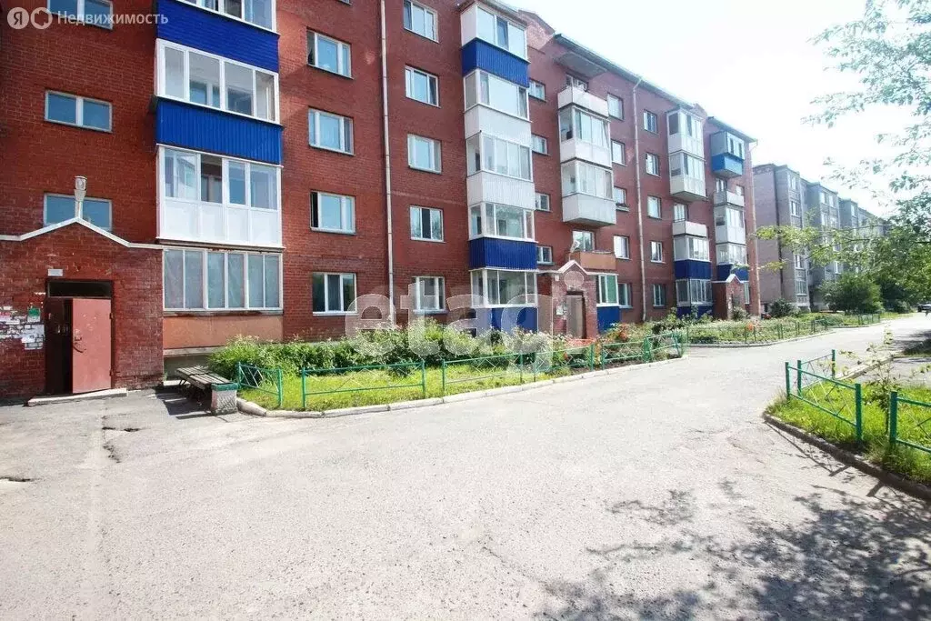 2-комнатная квартира: Ялуторовск, улица Революции, 131А (76 м) - Фото 2