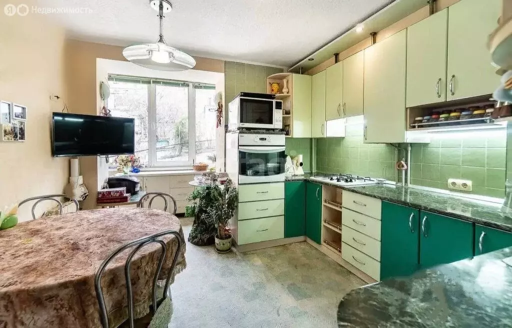 2-комнатная квартира: Балаклава, улица Кирова, 20 (55.3 м) - Фото 0