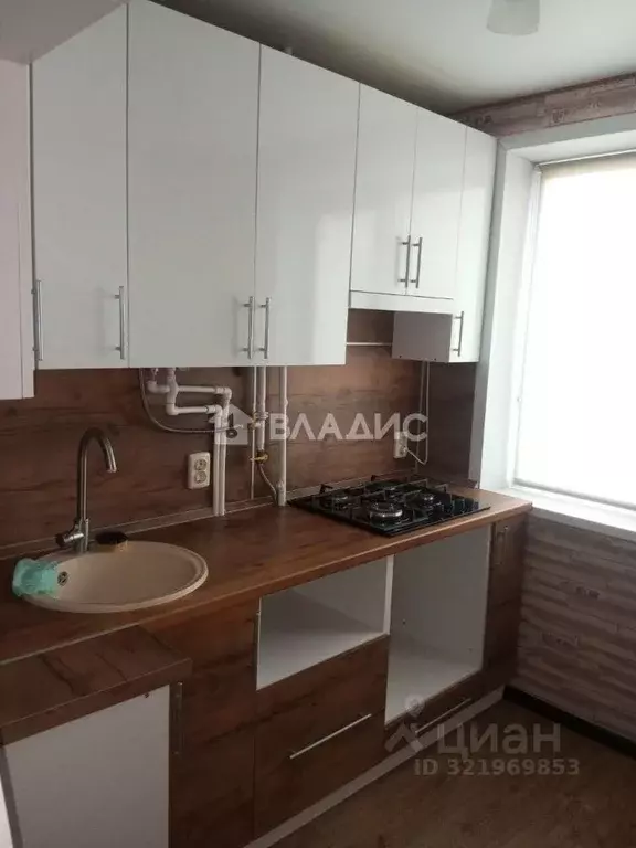 2-к кв. Белгородская область, Шебекино ул. Дзержинского, 9 (44.0 м) - Фото 0