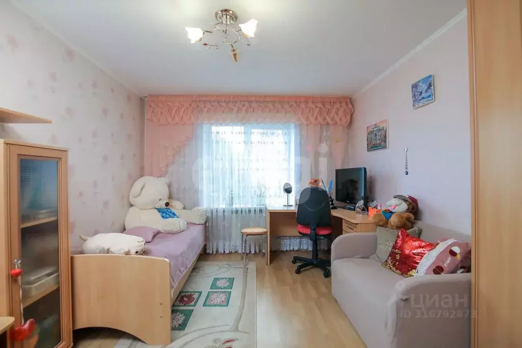 4-к кв. Калининградская область, Гурьевск Зеленая ул., 18 (77.8 м) - Фото 0