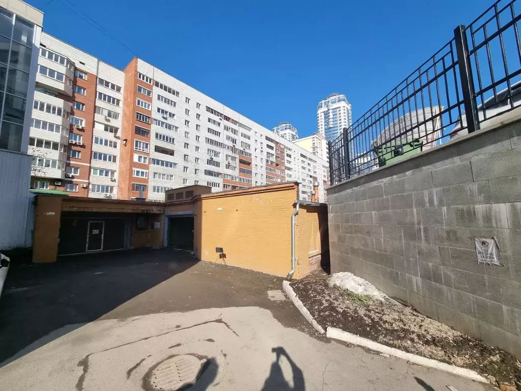 Гараж в Свердловская область, Екатеринбург ул. Щорса, 24 (17 м) - Фото 1