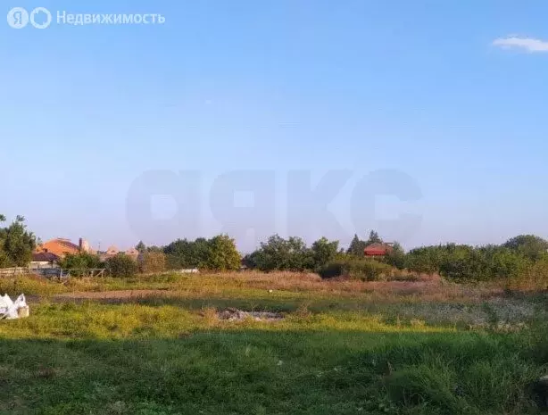 Участок в село Крым, Крестьянская улица (23 м) - Фото 0