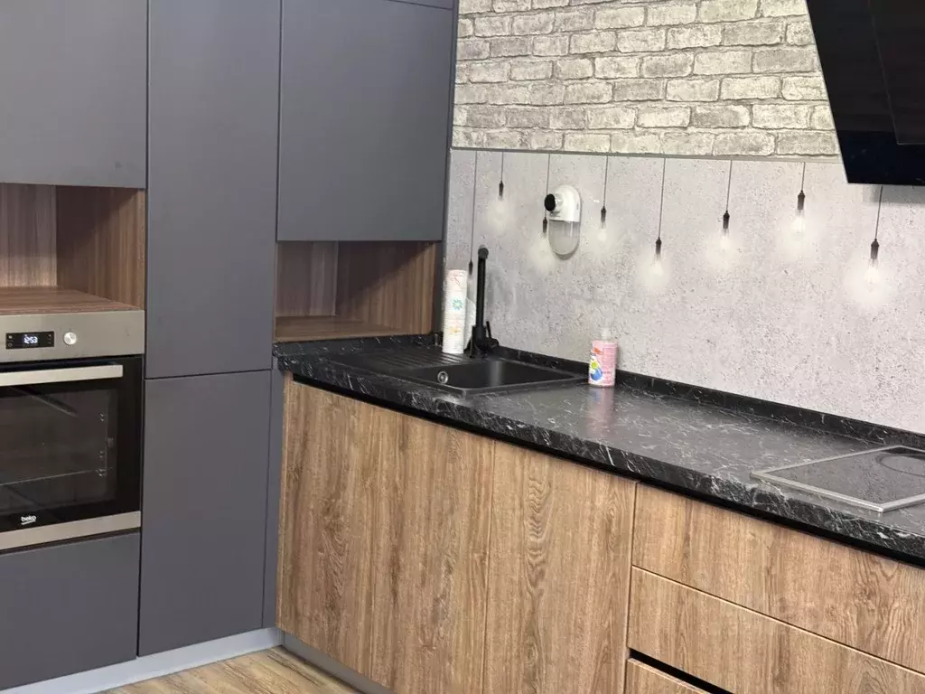 3-к кв. Тюменская область, Тюмень ул. Клары Цеткин, 29к3 (99.0 м) - Фото 2