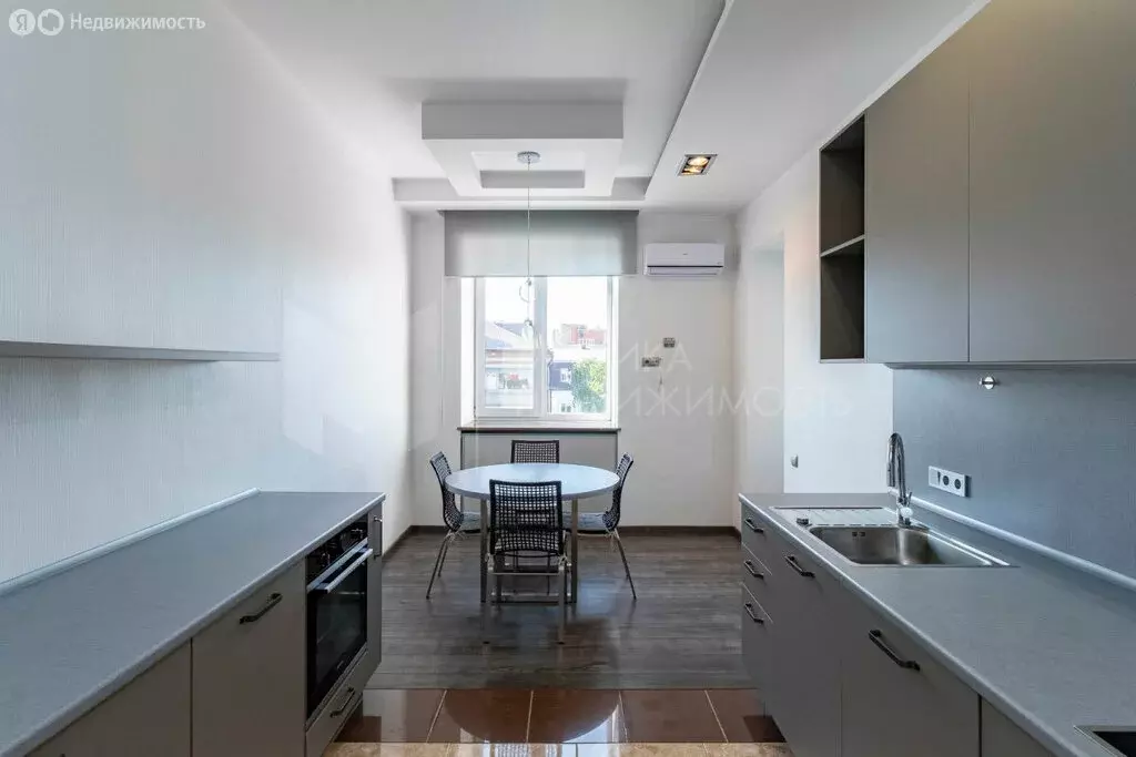 1-комнатная квартира: Тюмень, улица Володарского, 26 (69 м) - Фото 2