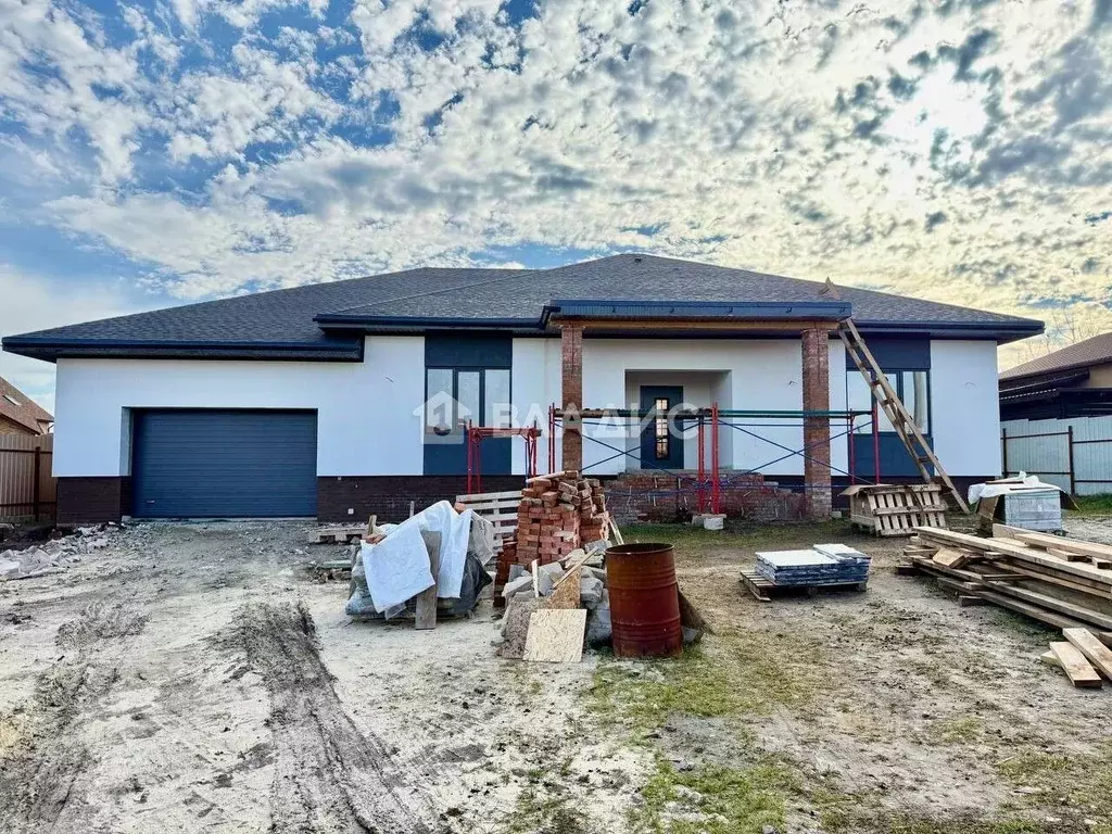 Дом в Белгородская область, Белгородский район, Тавровское с/пос, с. ... - Фото 1