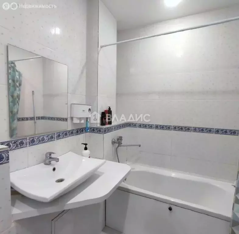 2-комнатная квартира: Калининград, улица Горького, 170Б (63 м) - Фото 2