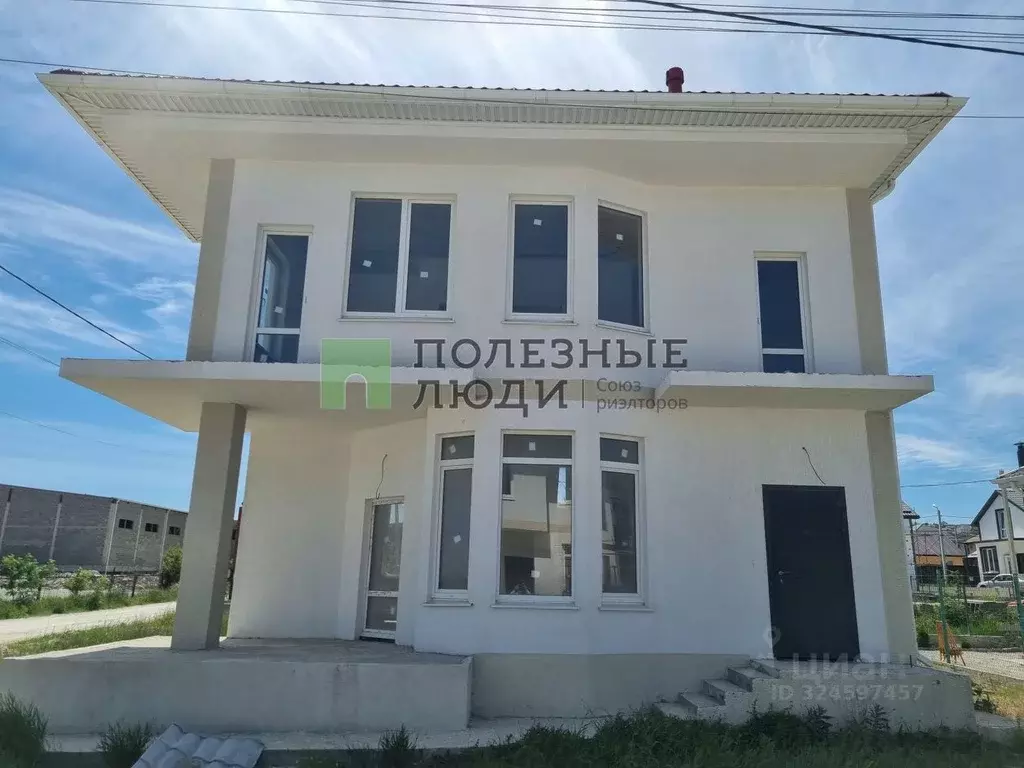 Дом в Краснодарский край, Новороссийск пер. Буксирный, 2 (150 м) - Фото 1