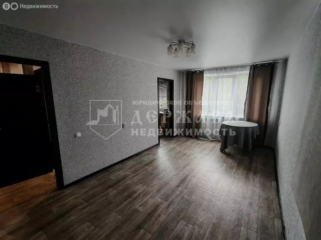 3-комнатная квартира: Кемерово, проспект Шахтёров, 34А (62 м) - Фото 0