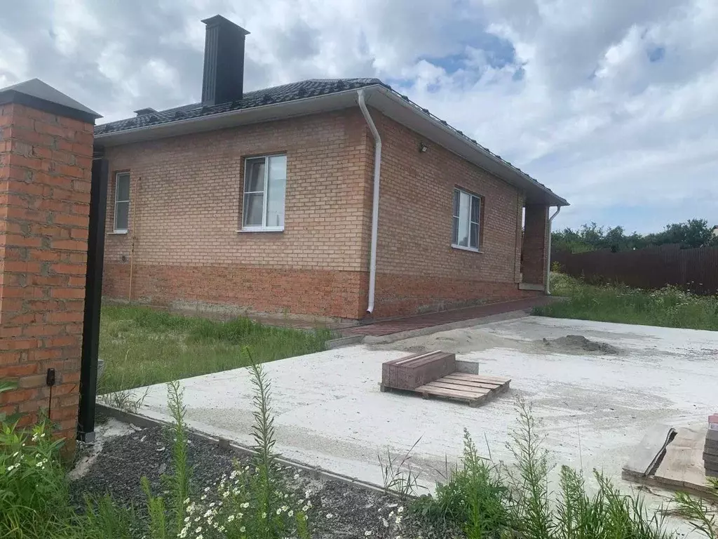 Дом в Курская область, Курский район, Моковский сельсовет, д. 1-я ... - Фото 1