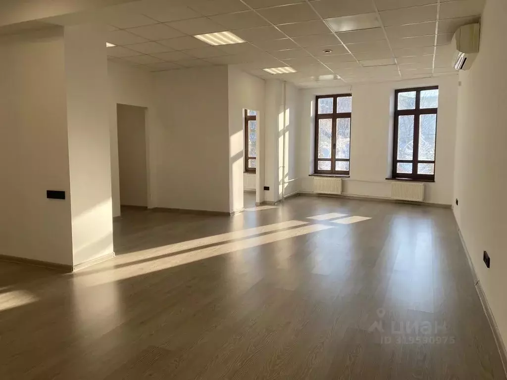 Офис в Татарстан, Казань ул. Дзержинского, 11а (200 м) - Фото 0