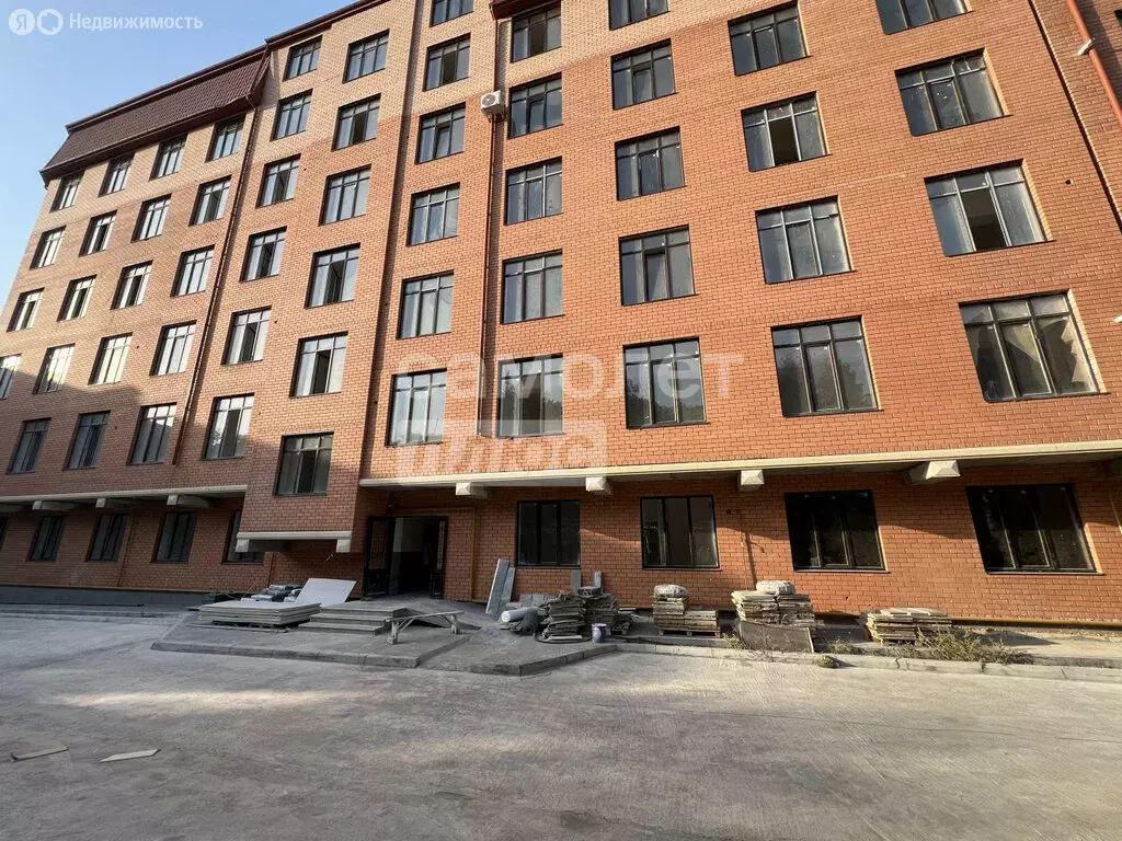 3-комнатная квартира: Махачкала, улица Мирзабекова, 183 (100 м) - Фото 0