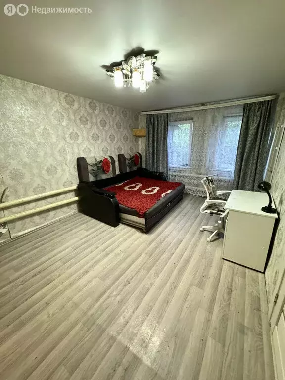 4-комнатная квартира: Кузнецк, улица 50-летия Советской Армии, 35 (43 ... - Фото 1