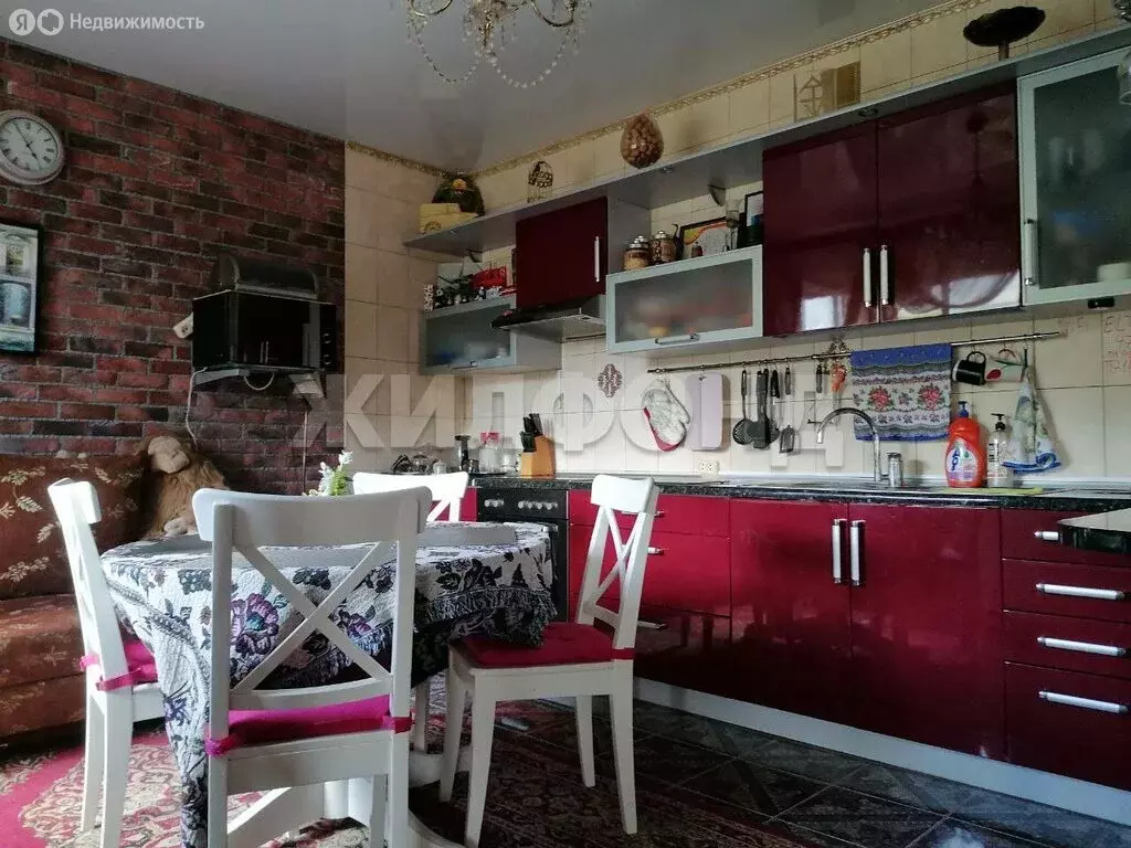 Дом в Новосибирск, улица Ивлева (297.3 м) - Фото 1