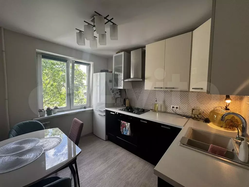 2-к. квартира, 53 м, 4/9 эт. - Фото 0