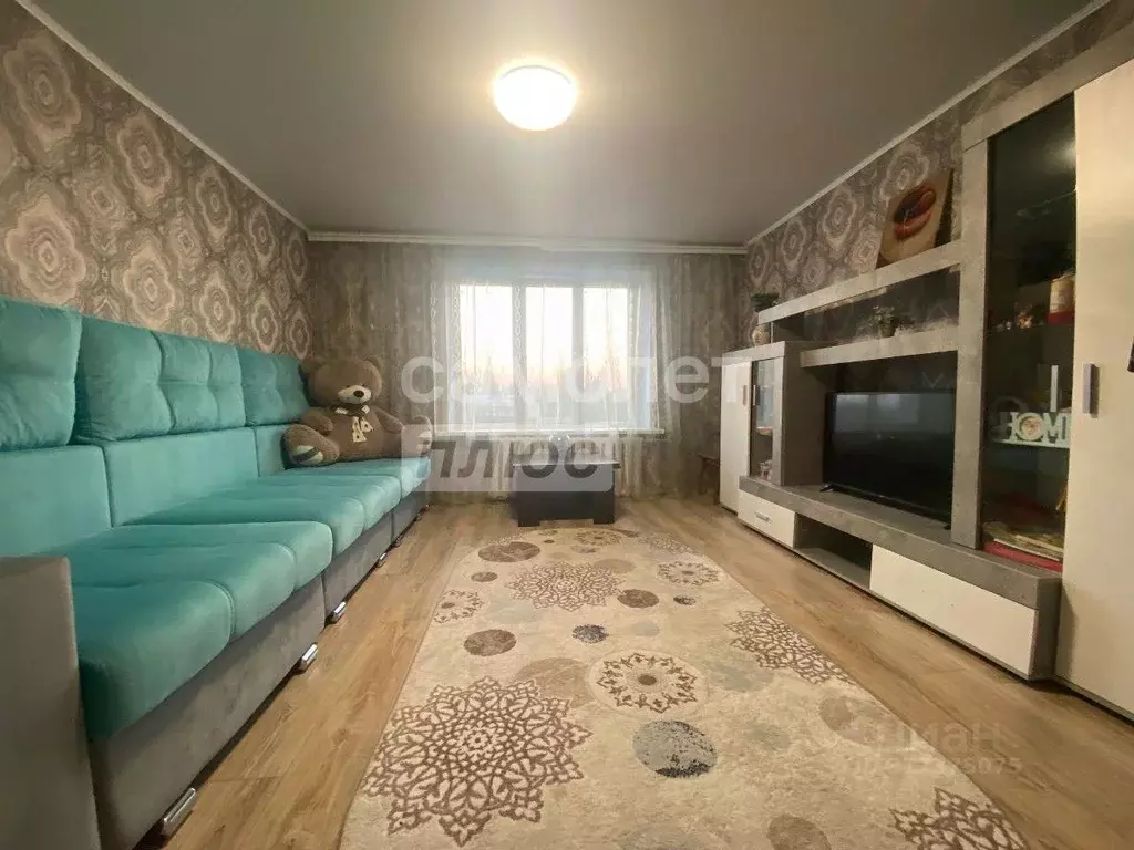 3-к кв. Курская область, Курск Республиканская ул., 48 (59.2 м) - Фото 0