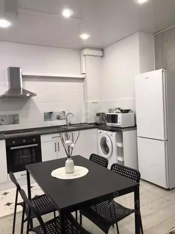 2-к кв. Воронежская область, Воронеж ул. Урицкого, 155 (75.0 м) - Фото 1