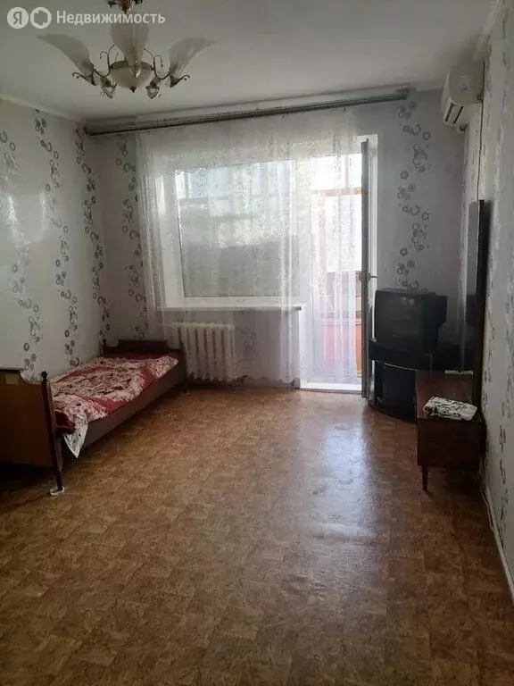 1-комнатная квартира: Балаково, улица Набережная Леонова, 73 (37.4 м) - Фото 0