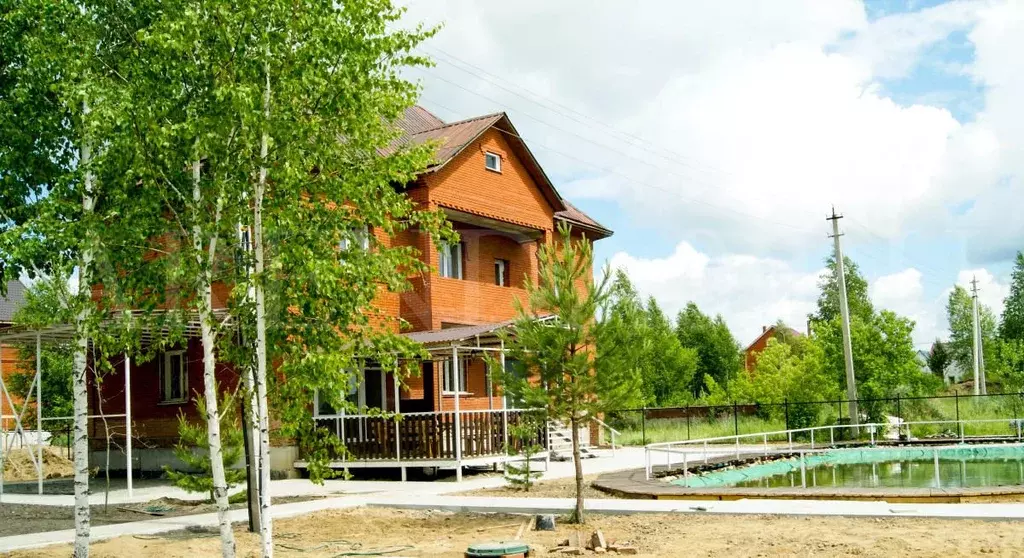 Дом в Новосибирская область, Новосибирск Кедровая ул. (300 м) - Фото 1