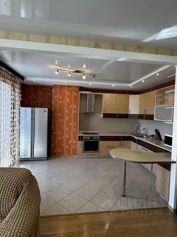 2-к кв. Омская область, Омск бул. Архитекторов, 6 (80.0 м) - Фото 1