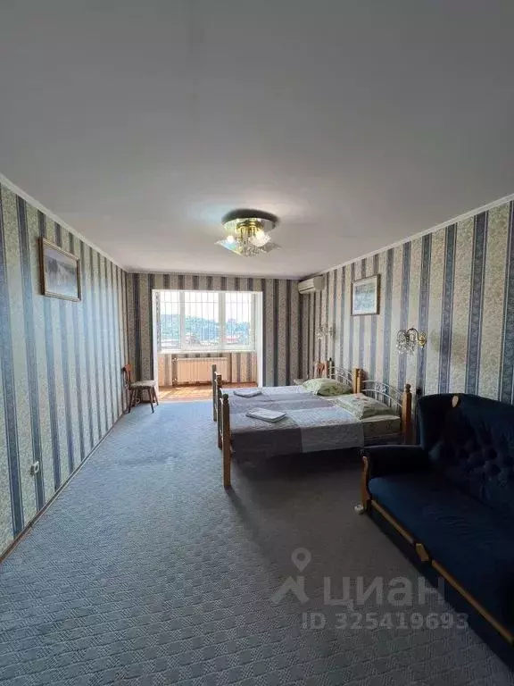 3-к кв. Крым, Ялта ул. Имени Умера Акмоллы Адаманова, 3 (82.0 м) - Фото 1