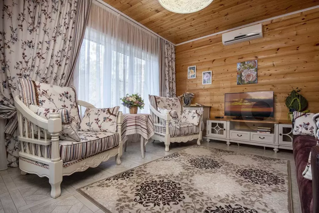 Комната 50 м, 1/2 эт. - Фото 0