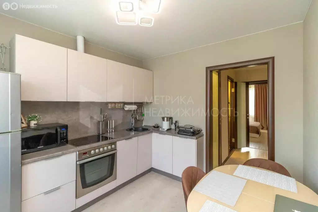 3-комнатная квартира: Тюмень, улица Муравленко, 35 (72 м) - Фото 2