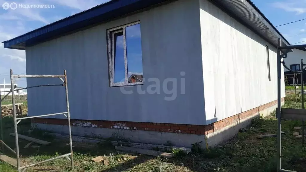 Дом в Тукаевский район, деревня Азьмушкино, улица Хасана Туфана (90 м) - Фото 2