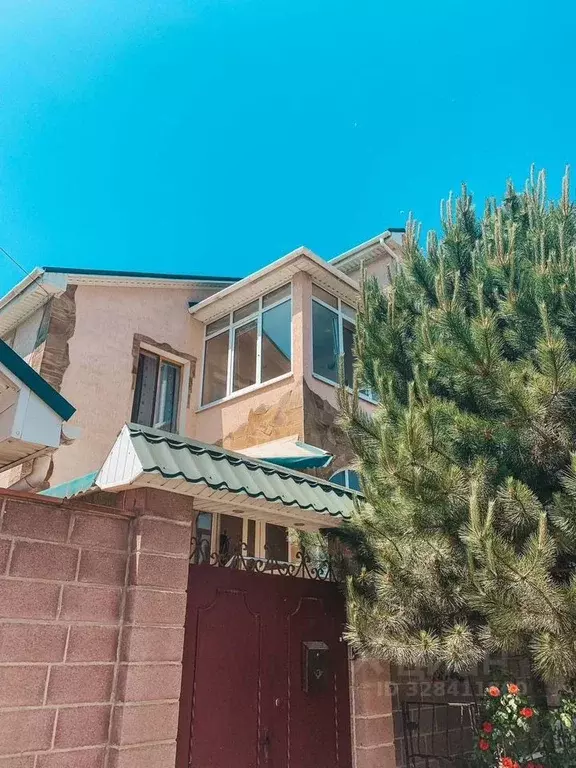 Дом в Крым, Симферополь ул. Бассейная (250 м) - Фото 1