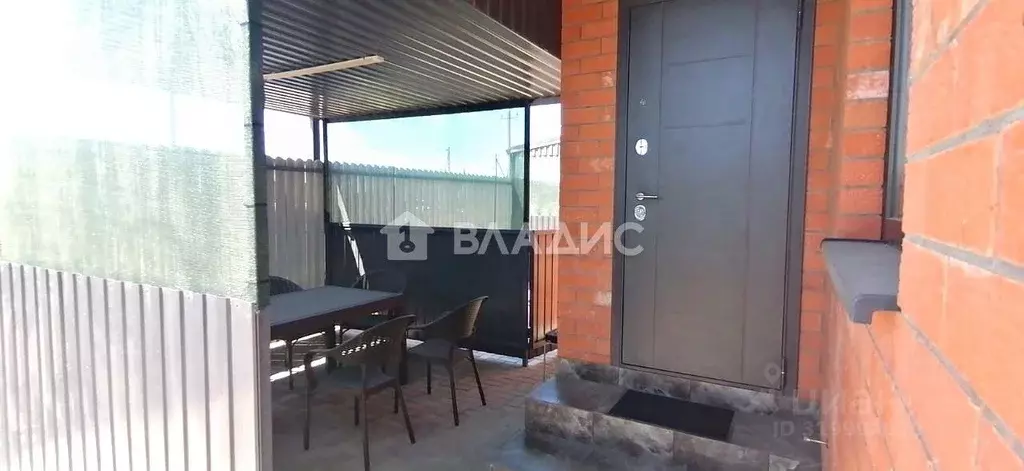 Дом в Краснодарский край, Ейский район, Должанская ст-ца пер. Советов ... - Фото 1