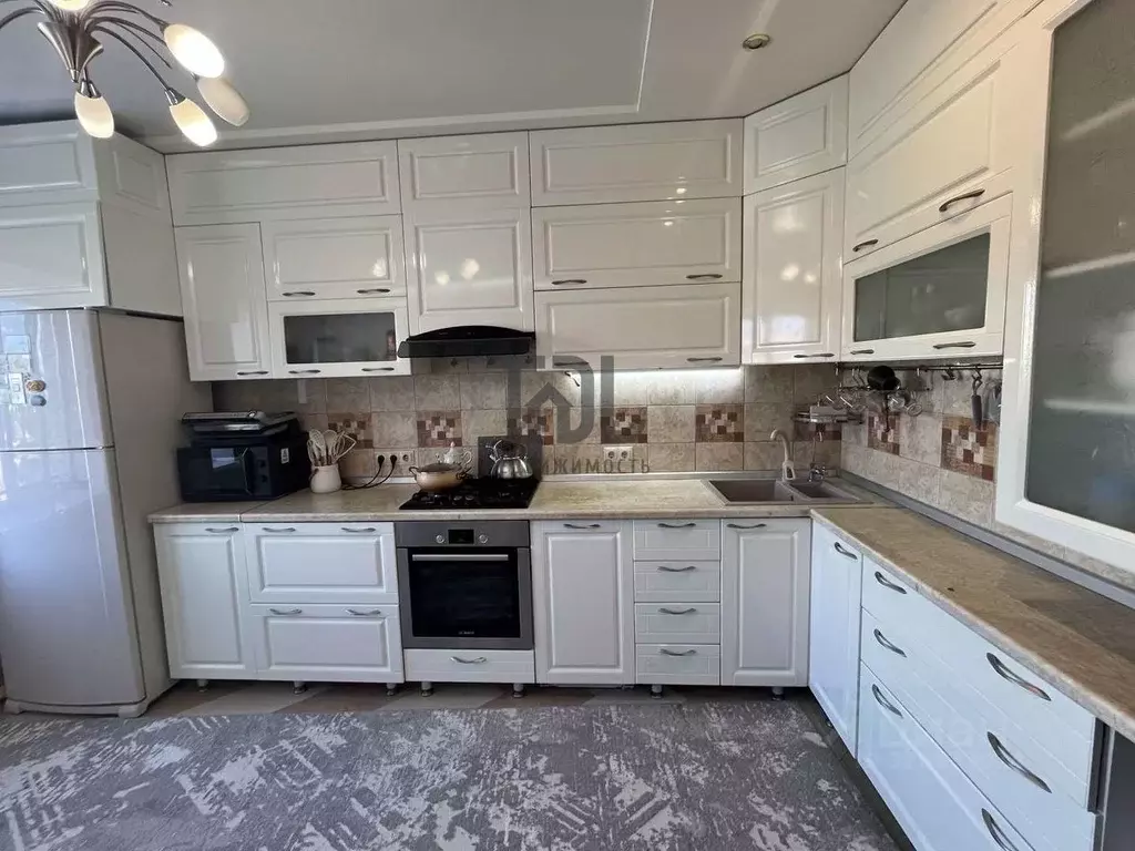 3-к кв. Волгоградская область, Волгоград пос. Ангарский, ул. Маршала ... - Фото 0