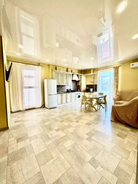 2-к кв. Краснодарский край, Геленджик 5-й мкр, ул. Грина, 6 (80.0 м) - Фото 2