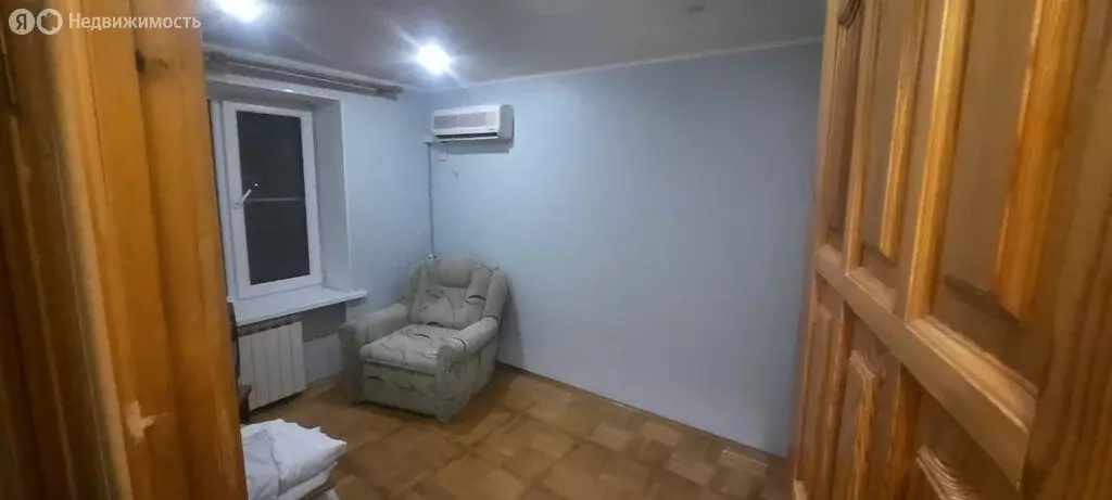 4-комнатная квартира: Новочеркасск, Будённовская улица, 165 (64 м) - Фото 1