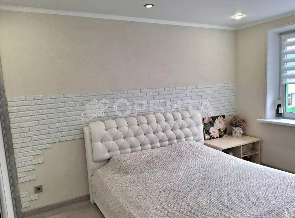2-к кв. Тюменская область, Тюмень ул. Николая Семенова, 33к1 (66.5 м) - Фото 0