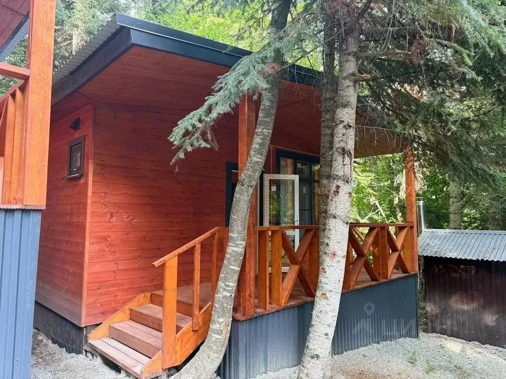 Дом в Карачаево-Черкесия, Зеленчукский район, с. Архыз ул. Банковская, ... - Фото 0