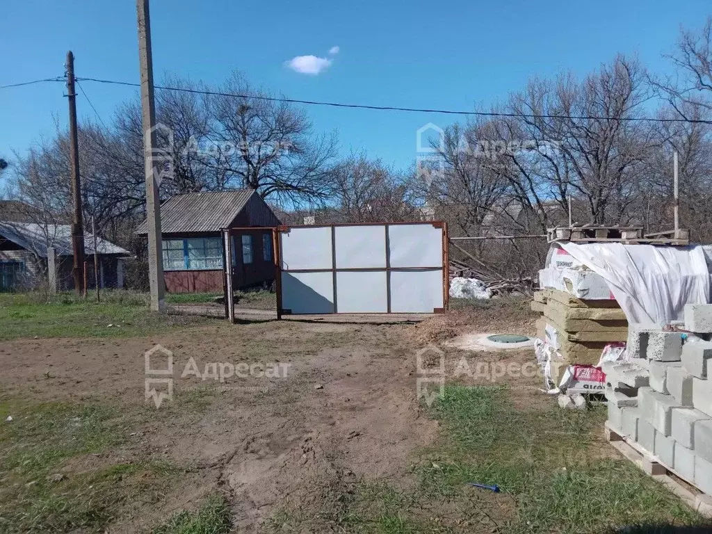 Дом в Волгоградская область, Волгоград ул. Джамбула Джабаева (120 м) - Фото 1