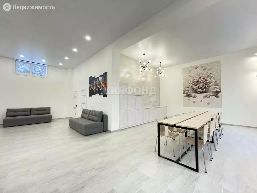 Дом в Новосибирск, улица Ключ-Камышенское Плато, 84А (340 м) - Фото 0