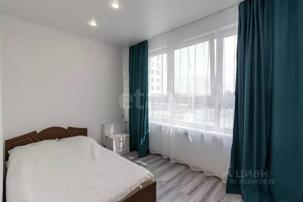 Студия Тюменская область, Тюмень ул. Павла Никольского, 10к1блок2 ... - Фото 1