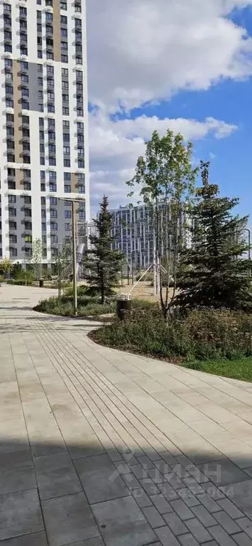 3-к кв. Тюменская область, Тюмень ул. Фармана Салманова, 15 (82.4 м) - Фото 1