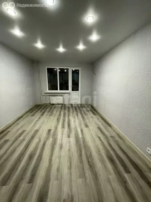 1-комнатная квартира: Саратов, улица имени С.Ф. Тархова, 47А (40 м) - Фото 0