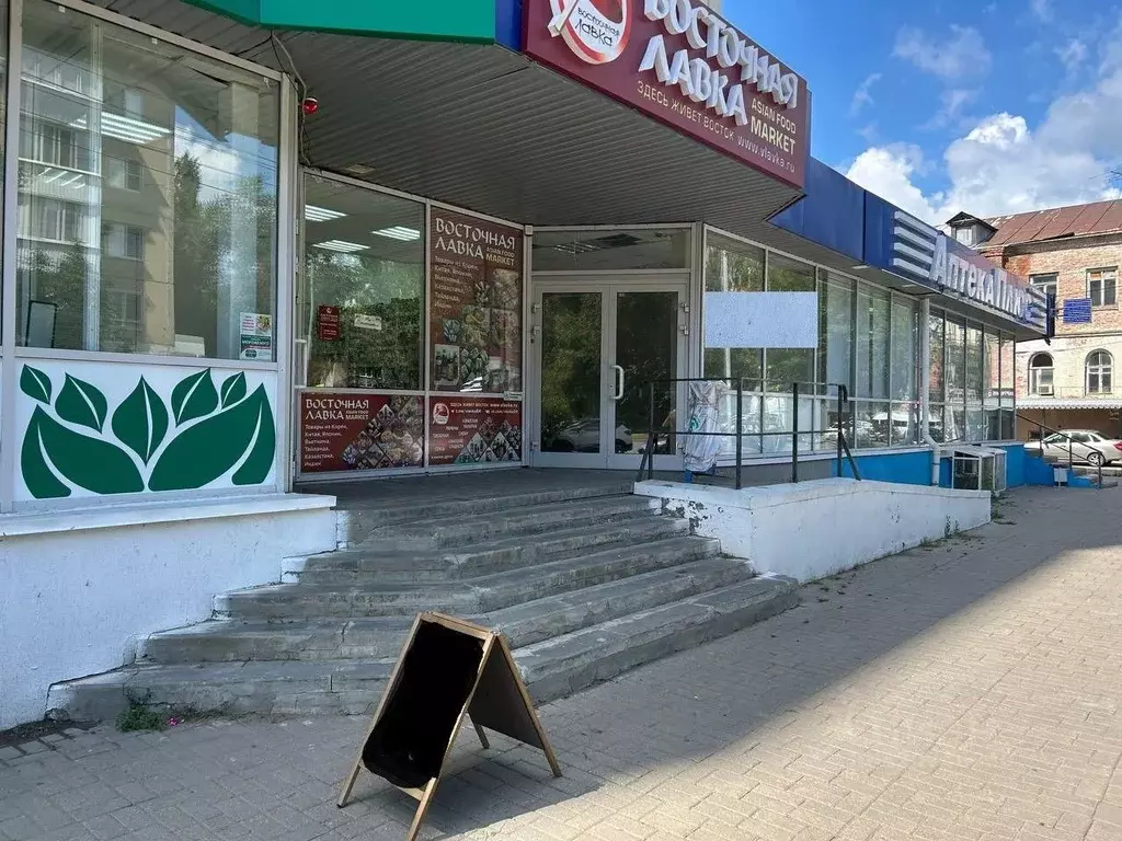 Торговая площадь в Саратовская область, Энгельс Петровская ул., 88 (80 ... - Фото 1