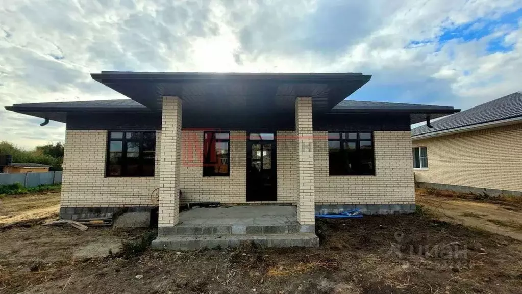 Дом в Белгородская область, Старооскольский городской округ, с. ... - Фото 2