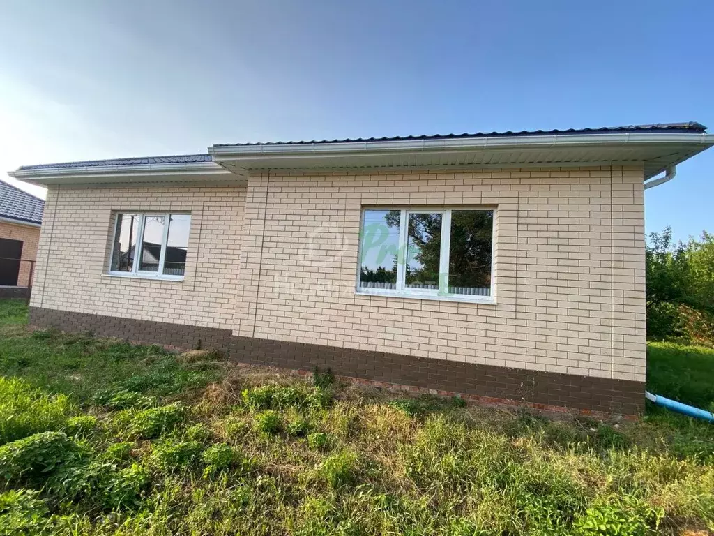 Дом в Краснодарский край, Ейский район, Александровское с/пос, с. ... - Фото 1