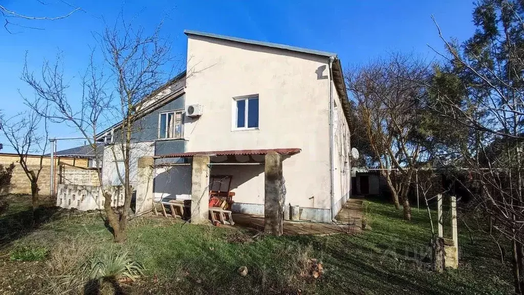 Дом в Крым, Сакский район, с. Лесновка ул. 60 лет СССР (275 м) - Фото 1