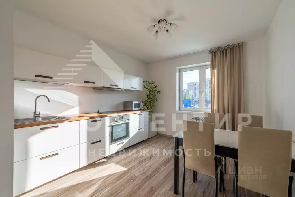 2-к кв. Свердловская область, Екатеринбург ул. Юлиуса Фучика, 11 (71.8 ... - Фото 1