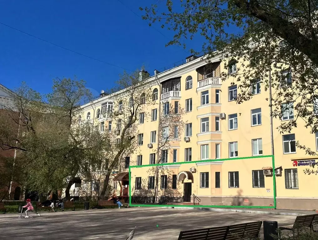 244,9 кв.м., центр, 1 этаж, 1 линия, парковка - Фото 1