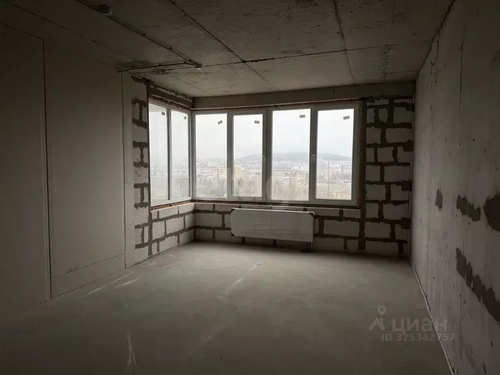 1-к кв. Крым, Феодосия наб. Черноморская, 1Л (50.2 м) - Фото 1