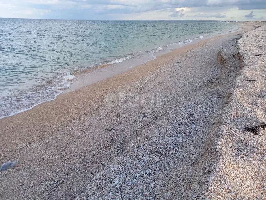 Участок в Крым, Ленинский район, Семисотское с/пос, с. Каменское ул. ... - Фото 1