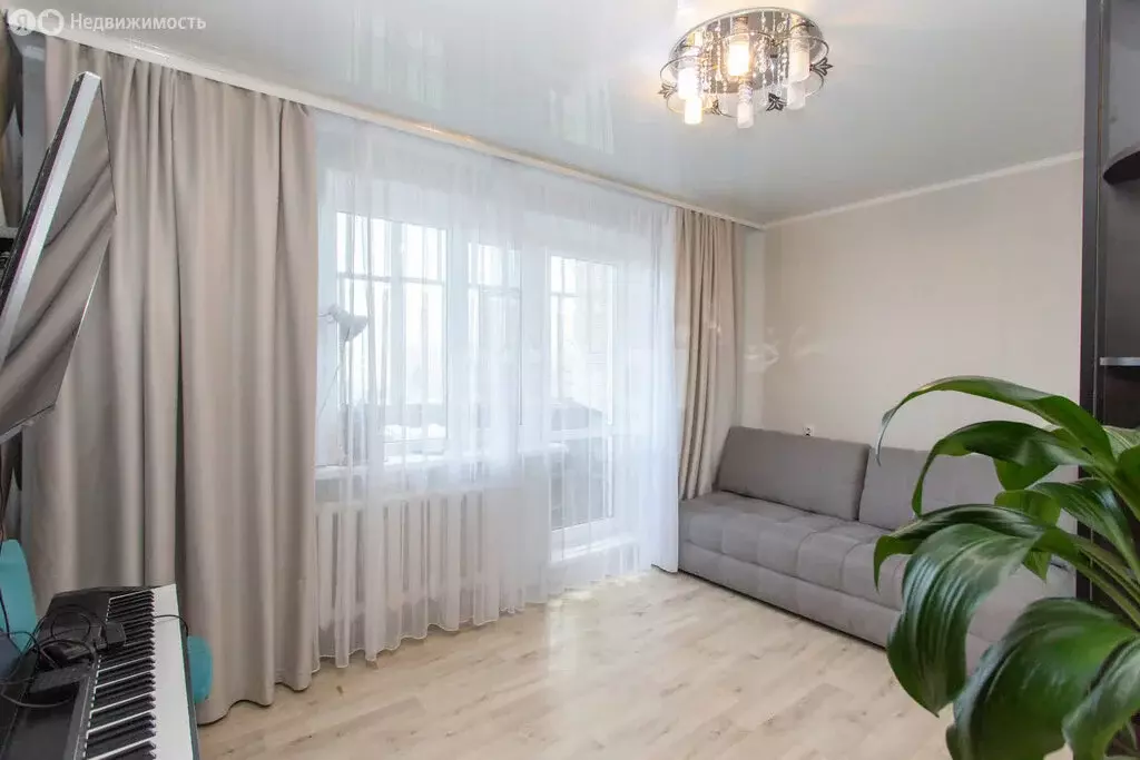 1-комнатная квартира: Тобольск, 9-й микрорайон, 13 (42 м) - Фото 1