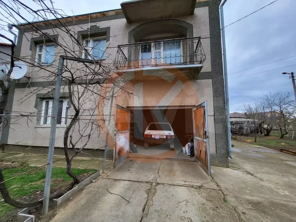 Дом 219,3 м на участке 10,3 сот. - Фото 0